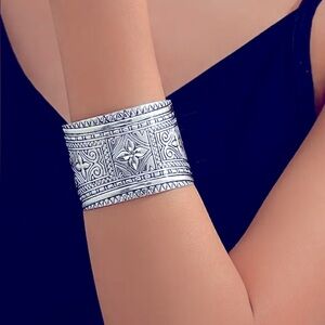 Vintage Exaggerated Open Mouth Printed Cross Cuff Bracelet